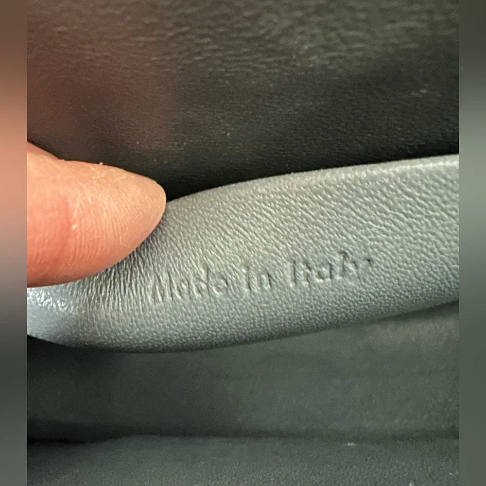 CELINE SMALL LEATHER TROTTEUR - Picture 12 of 13